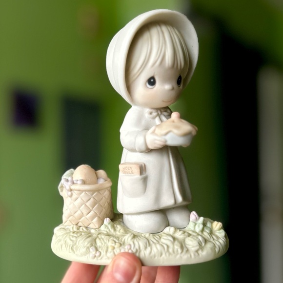 VTG Porcelain Enesco Precious Moments November Month Motif Holding Pie Art Decor - Picture 2 of 13
